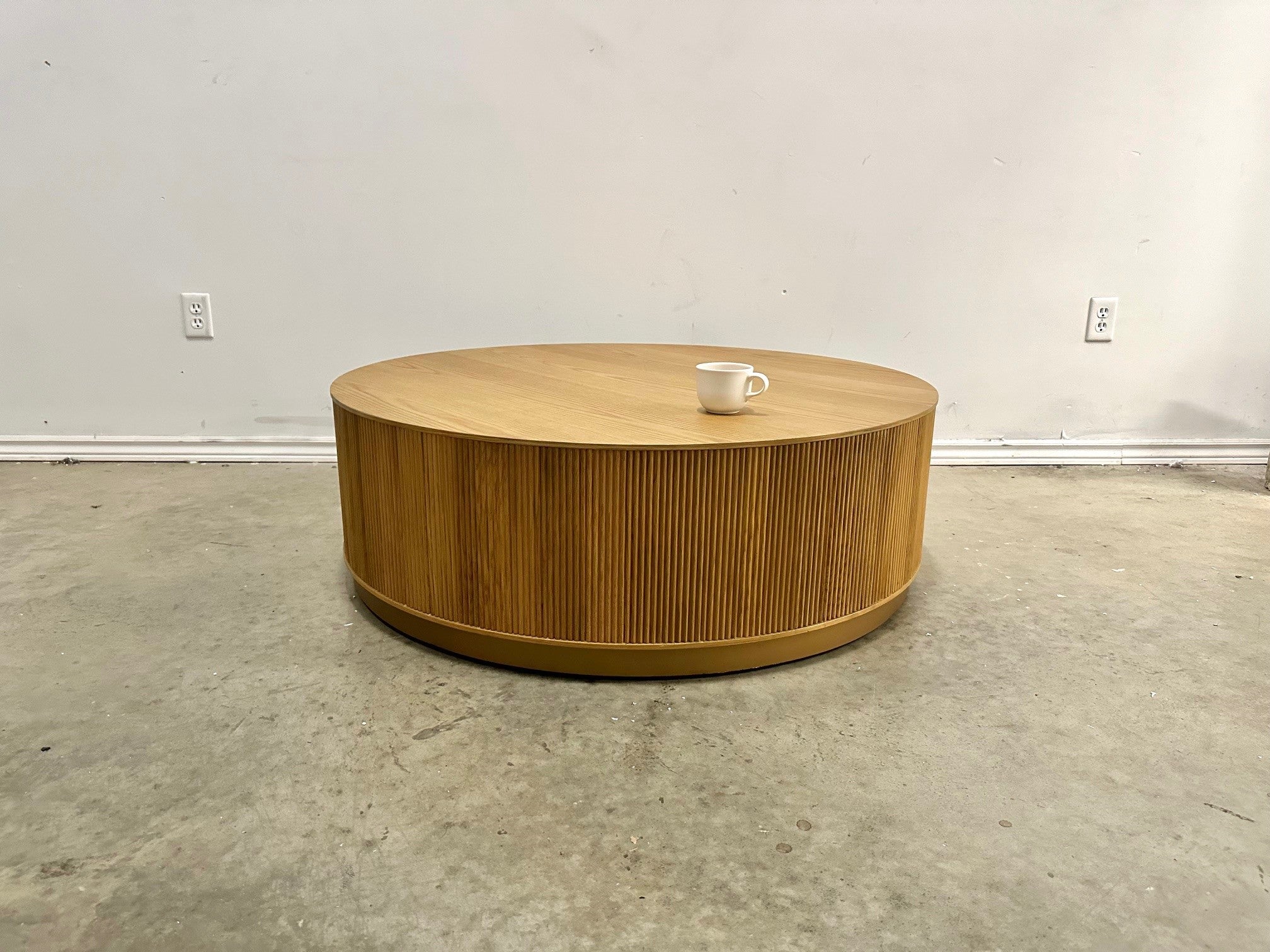 KALLA ROUND COFFEE TABLE