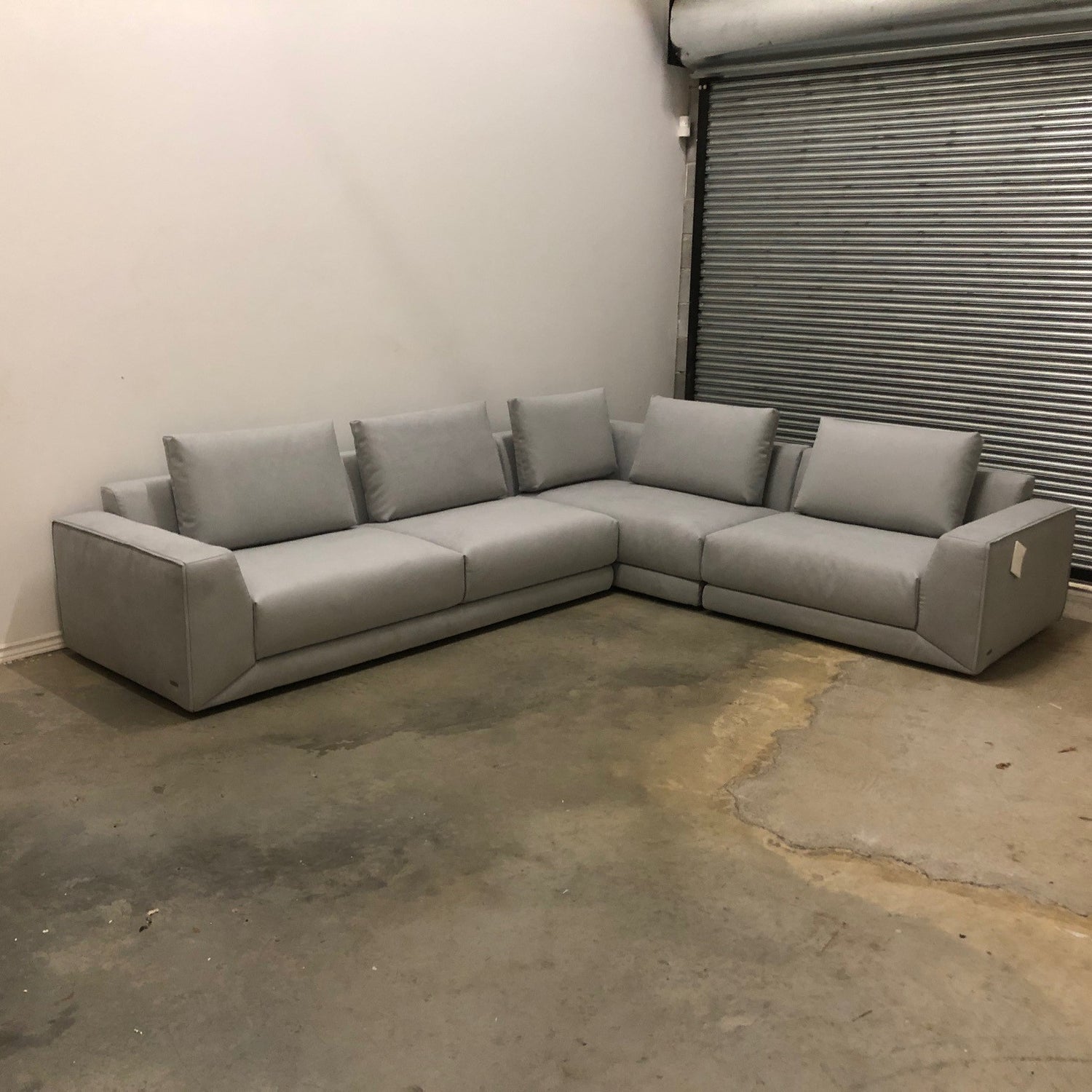 KARTUN ITALIAN MODULAR SECTIONAL