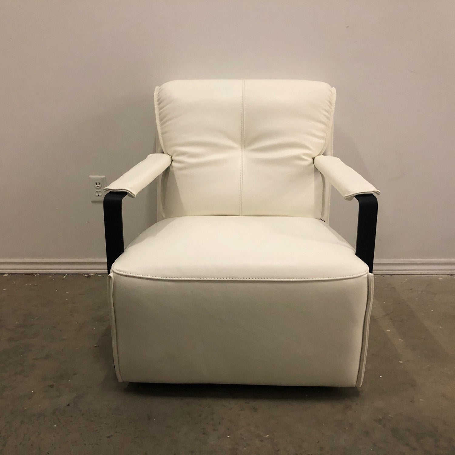 LAGOS WHITE LEATHER ARM CHAIR