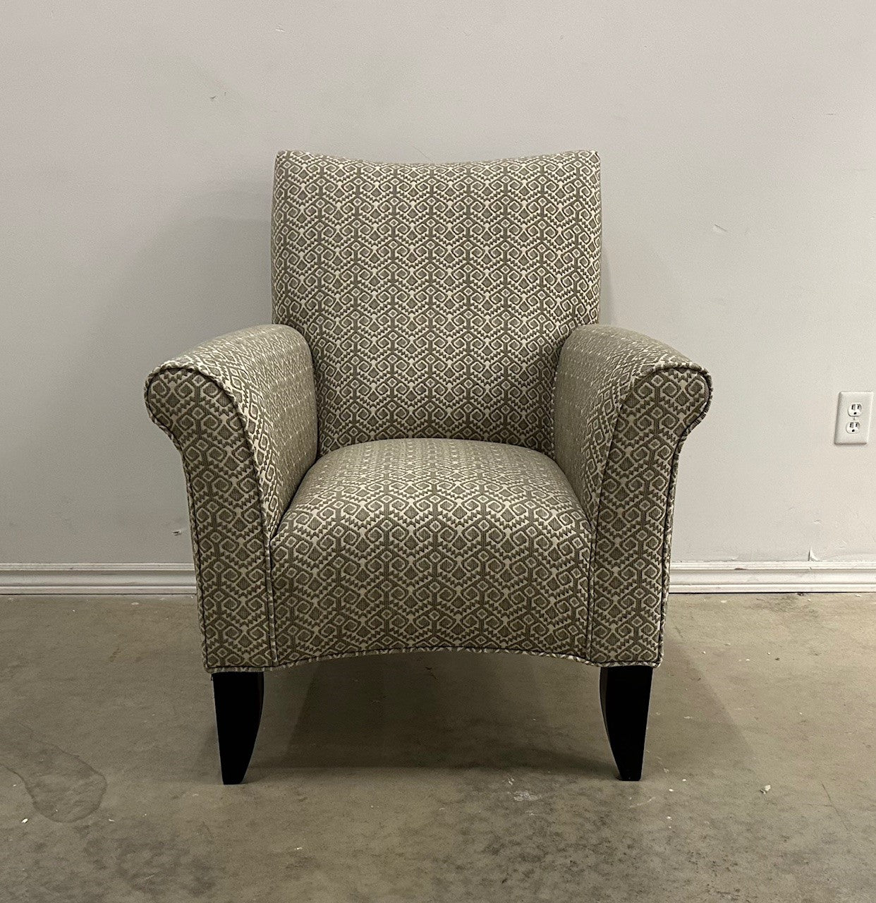 LINTON FABRIC ACCENT CHAIR