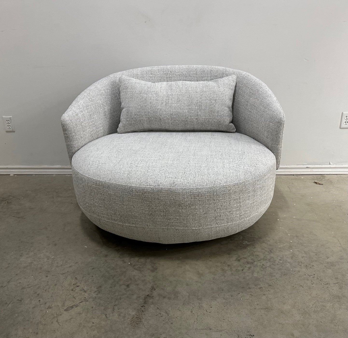 RHEA SWIVEL CUDDLE CHAIR