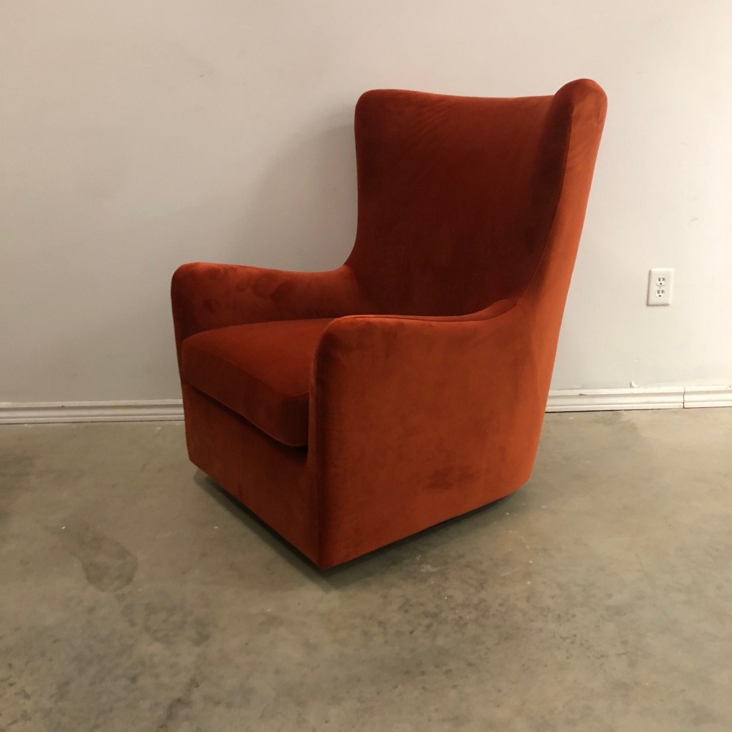 WOODY MODERN SWIVEL ROCKER